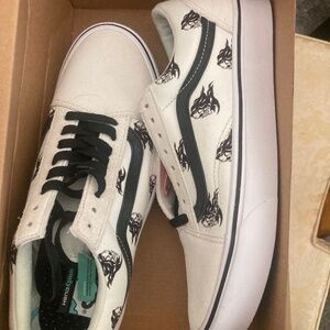 Vans Sixty-Sixers Low (Size M9)